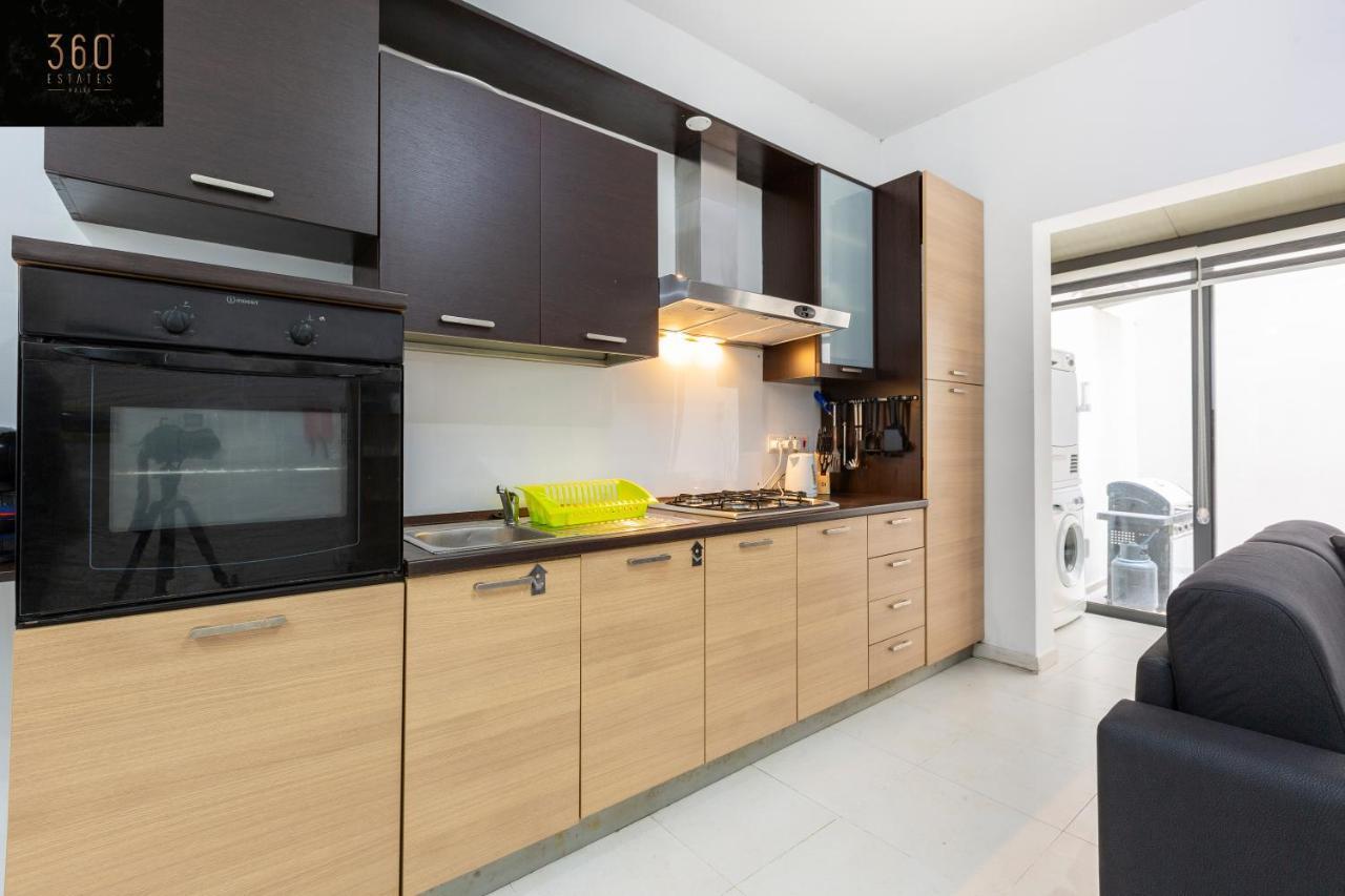 Centre Paceville Apt With Terrace, Bbq & Wifi By 360 Estates Saint Julian's Eksteriør bilde